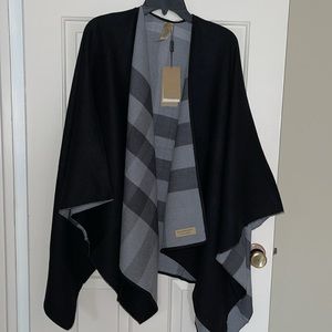 Burberry Reversible Solid Check Wool Cape